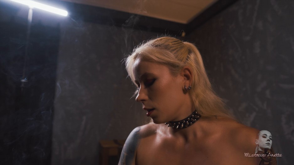 Mistress Anette - Cruel Anettes Fetish Store - Barefoot Topless Smoker -Handpicked Jerk-Off Instruction